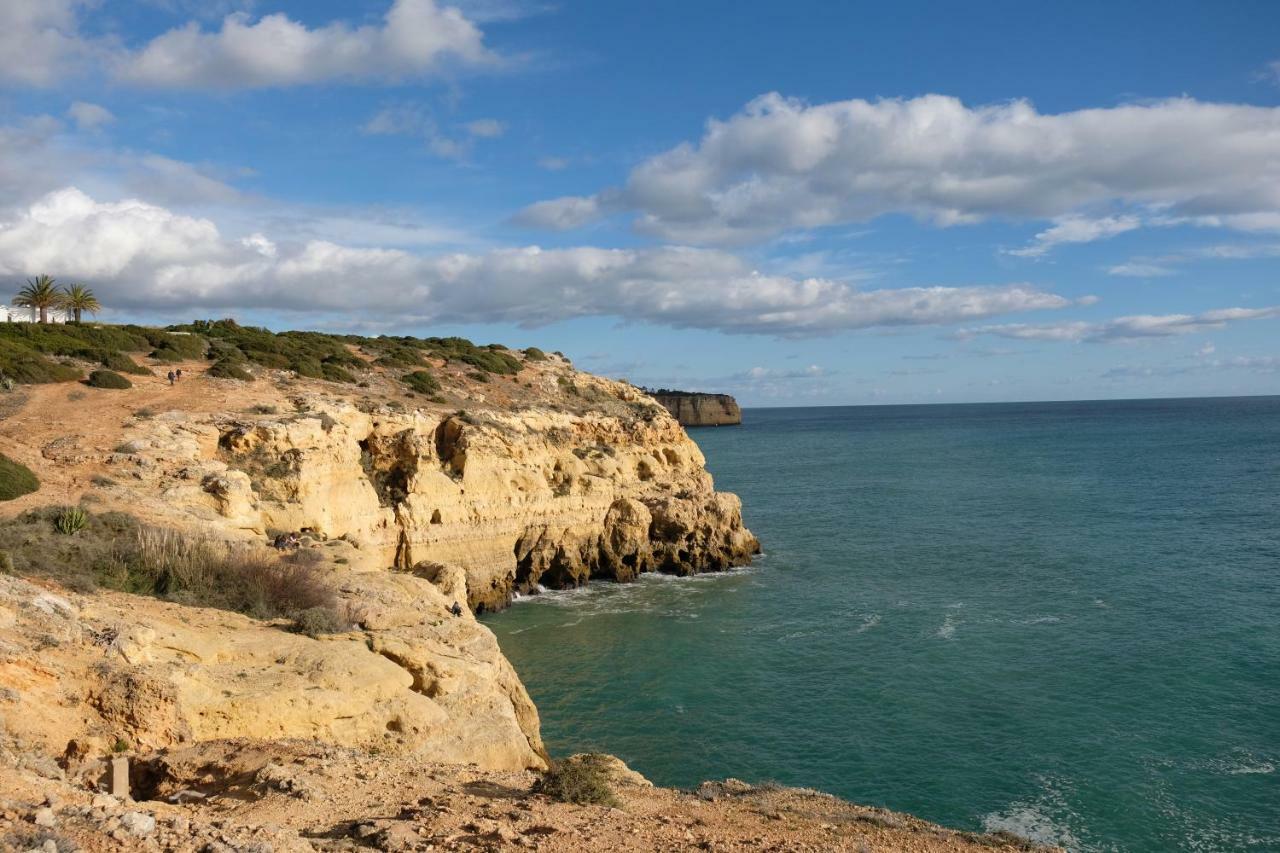 Peaceful & Spacious Apt With Parking & Queen Bed Carvoeiro  Eksteriør bilde